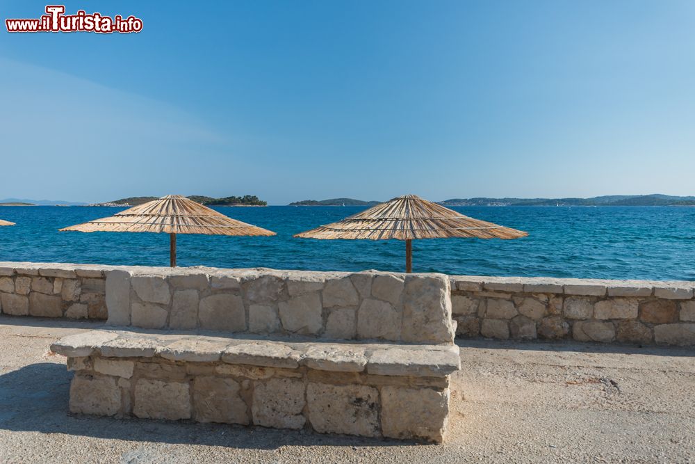 Immagine Uno scorcio del mare di Orebic dalla passeggiata, penisola di Peljesac (Dalmazia).