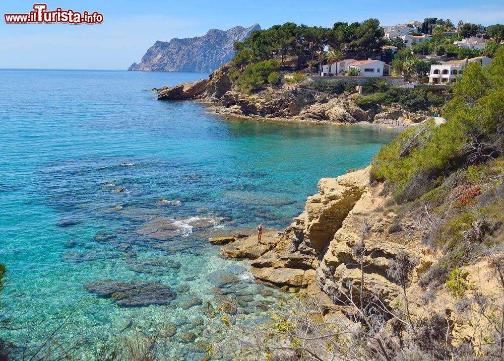 Immagine Uno scorcio del Mediterraneo nei pressi della città di Calpe, Spagna.