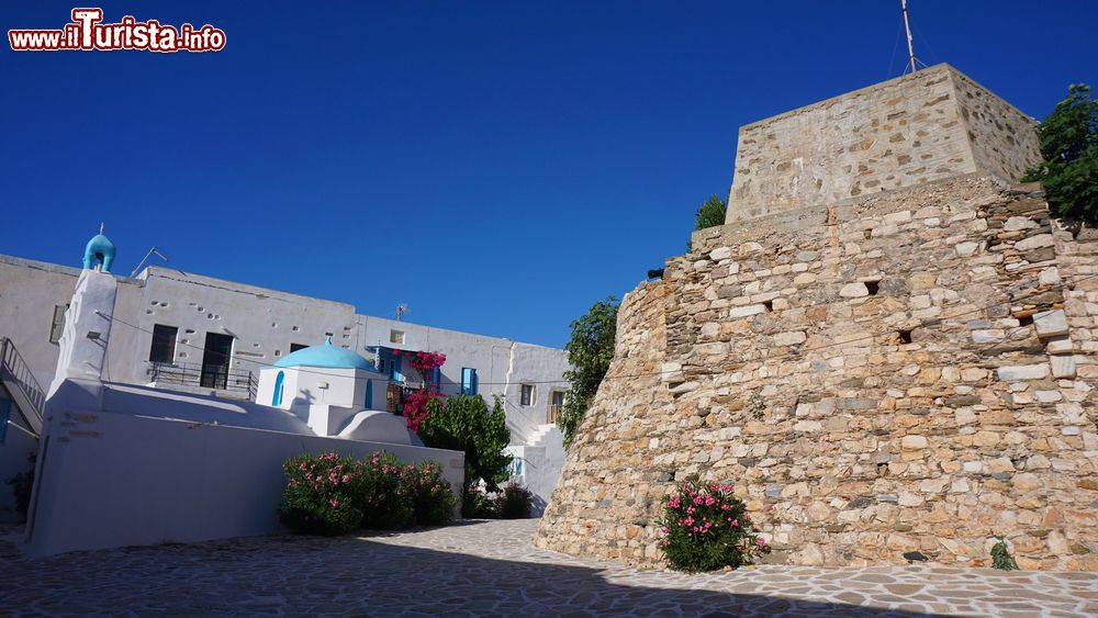 Immagine Uno scorcio del pittoresco villaggio di Antiparos, isola delle Cicladi (Grecia).