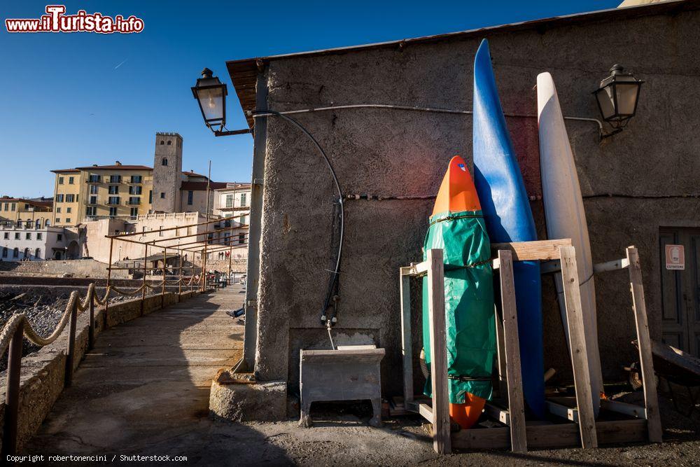 Immagine Uno scorcio del porto con la Cittadella di Piombino, provincia di Livorno, Toscana - © robertonencini / Shutterstock.com