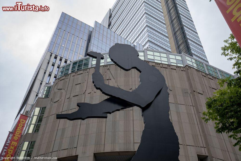 Immagine Uno scorcio del Seattle Art Museum, stato di Washington. Si tratta del principale edificio del museo situato su First Street nel cuore della città - © ARTYOORAN / Shutterstock.com