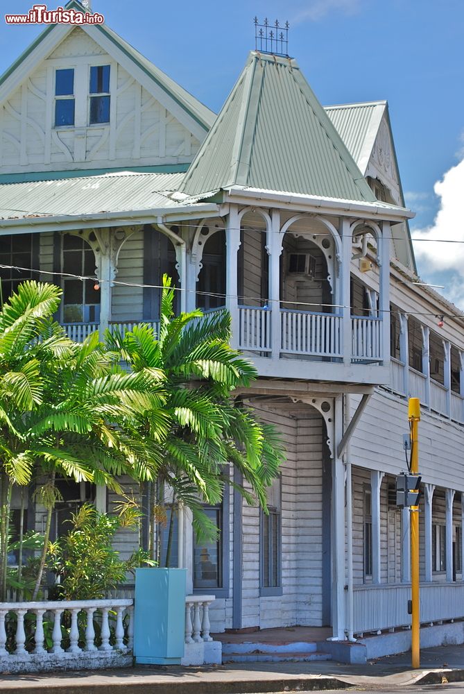 Immagine Uno scorcio della capitale Apia, Samoa. Si trova sulla costa settentrionale dell'isola di Opolu di cui è anche il porto principale.