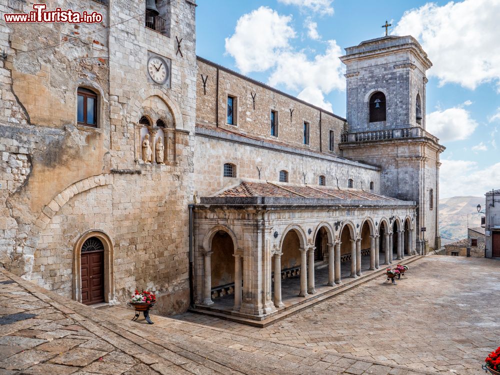 Immagine Uno scorcio della Chiesa Madre di Petralia Soprana, borgo della Sicilia.