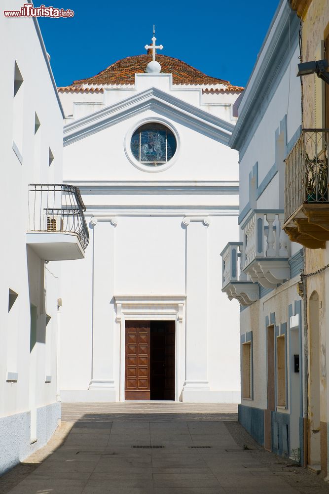 Immagine Uno scorcio della chiesetta di Calasetta, Sardegna, isola d'Antioco.