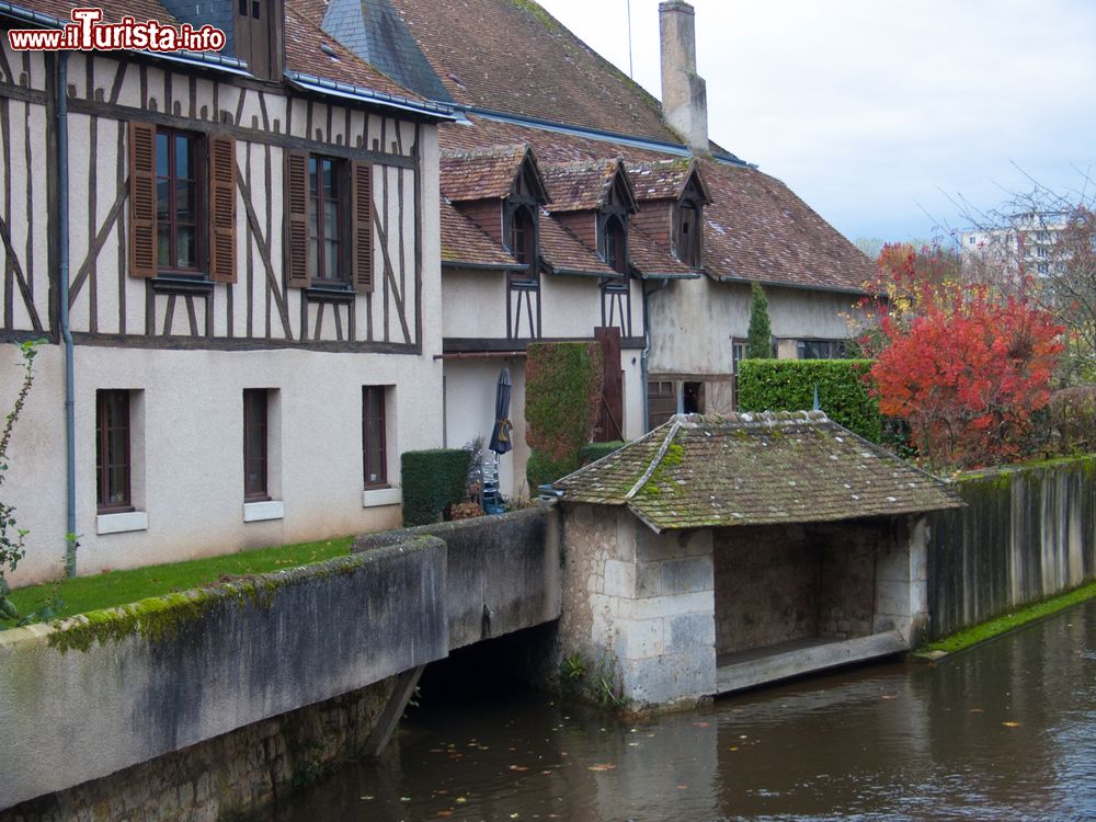 Immagine Uno scorcio della graziosa Vendome, Loir-et-Cher, Francia.