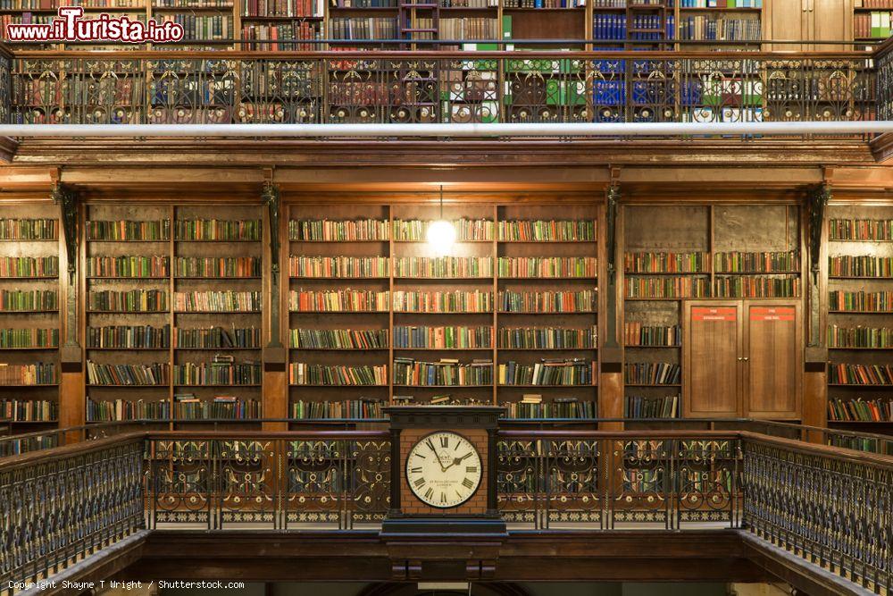 Immagine Uno scorcio della Mortlock Wing nella South Australian State Library, Adelaide. E' una delle biblioteche più belle al mondo nonché una delle attrazioni turistiche più frequentate - © Shayne T Wright / Shutterstock.com