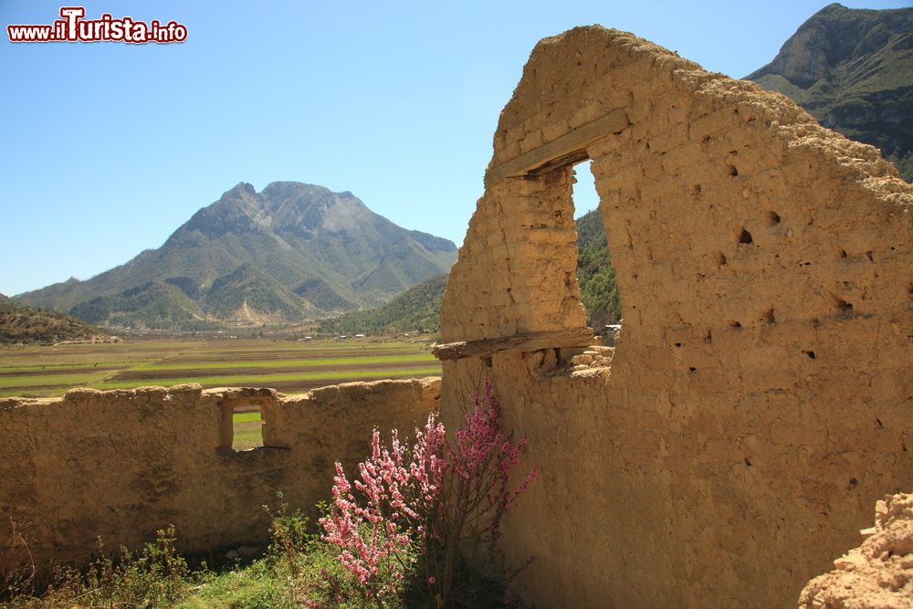 Immagine Uno scorcio della Sierra Madre Oriental nello stato del Nuevo Leon, Messico. Questa catena montuosa si estende per oltre mille chilometri e raggiunge la quota più alta con il Cerro Potosì (3721metri)