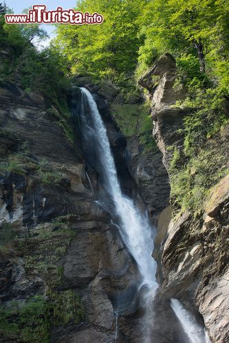 Immagine Uno scorcio delle cascate di Reichenbach a Meiringen, Svizzera.