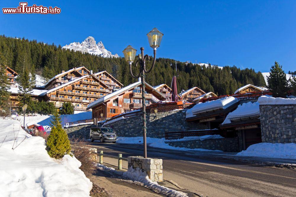 Immagine Uno scorcio dello ski resort francese di Meribel, Savoia, in una giornata di febbraio - © Sergey Rybin / Shutterstock.com