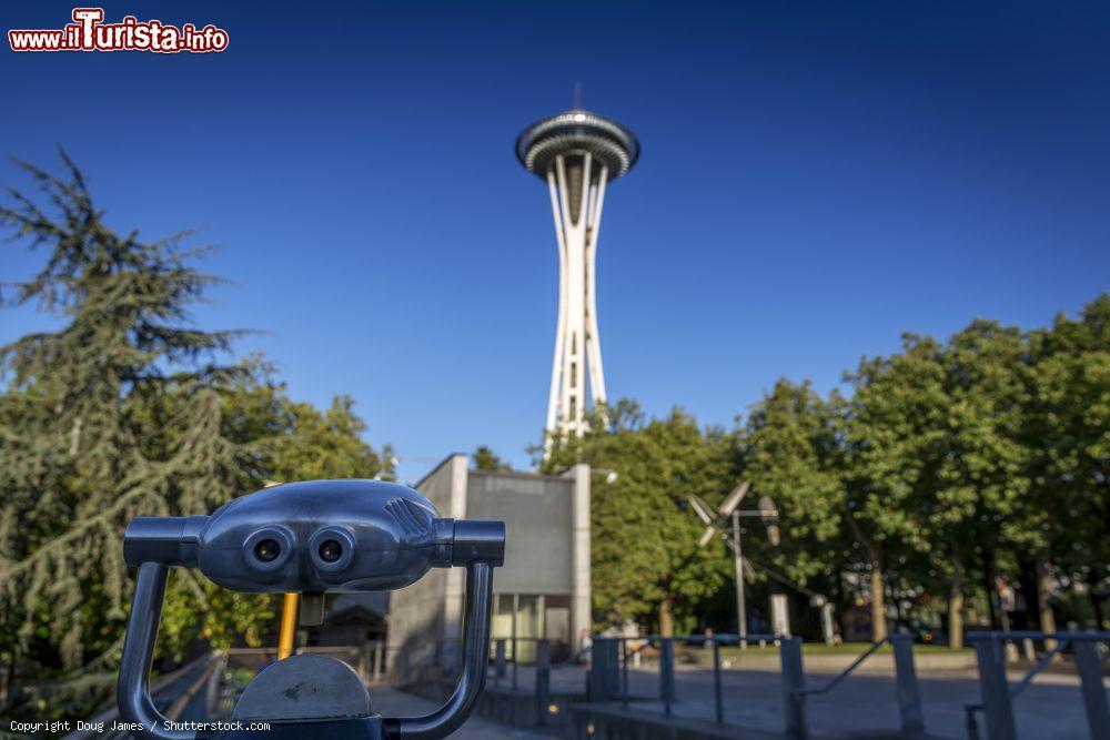 Immagine Uno scorcio dello Space Needle a Seattle, Washington, costruito nel 1962 - © Doug James / Shutterstock.com