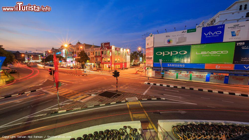 Immagine Uno scorcio di  Bandar Kuala Terengganu al crepuscolo, Malesia - © Safwan Abd Rahman / Shutterstock.com