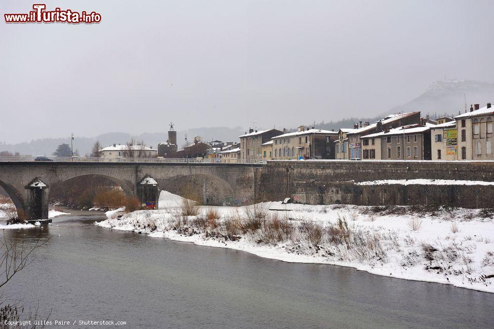 Immagine Uno scorcio di Anduze in inverno con la neve, Francia - © Gilles Paire / Shutterstock.com