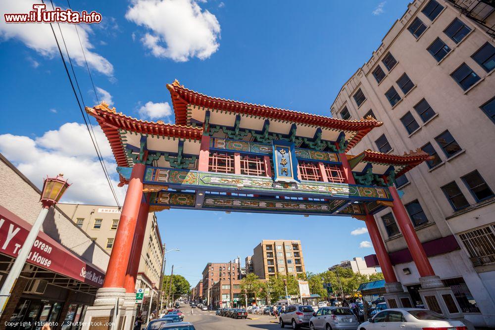 Immagine Uno scorcio di Chinatown a Seattle, Washington (USA). Questo animato distretto è abitato prevalentemente dalla comunità asiatico-americana - © f11photo / Shutterstock.com