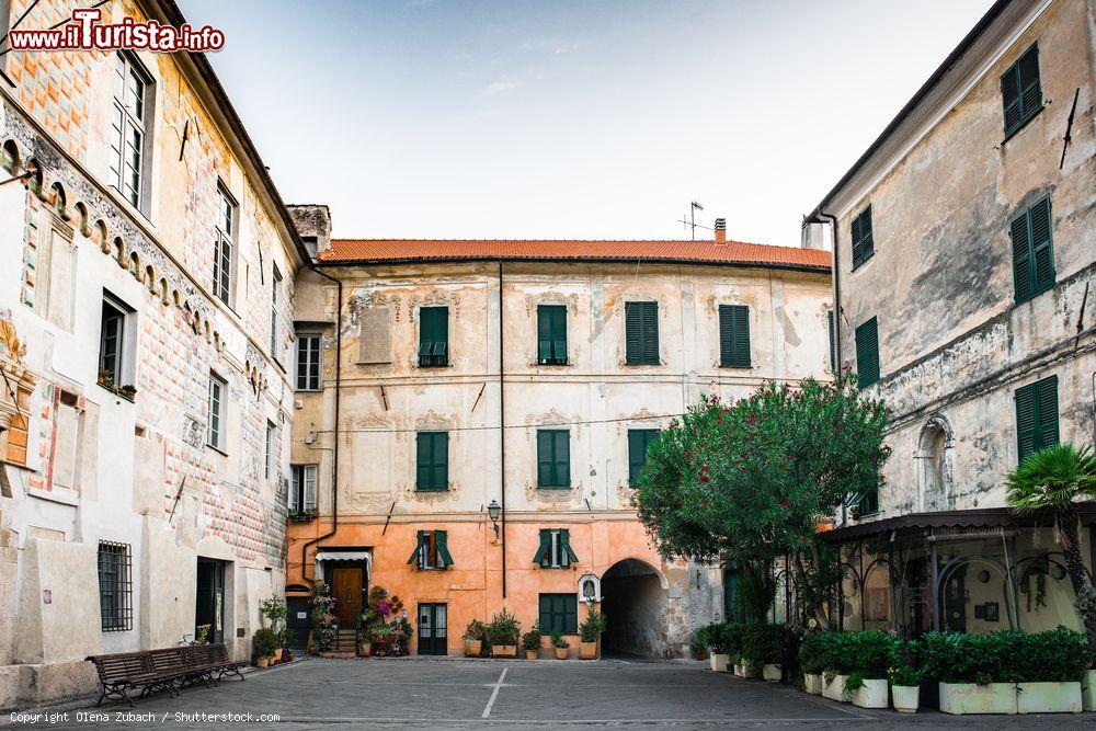 Immagine Uno scorcio di Finalborgo in Liguria - © Olena Zubach / Shutterstock.com