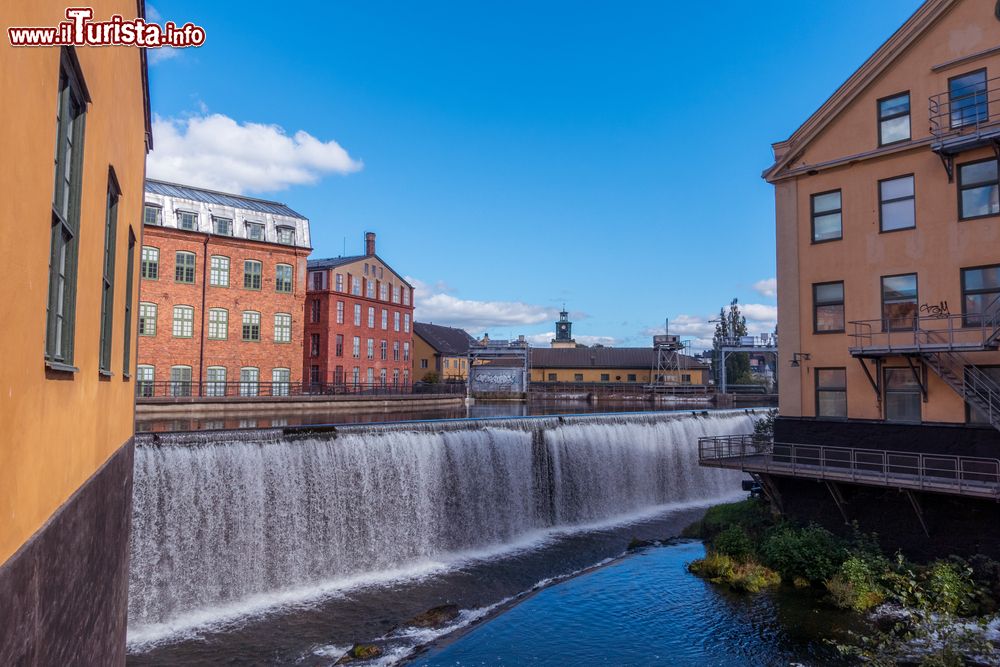 Immagine Uno scorcio di Norrkoping, Svezia. La città si affaccia sul Mar Baltico nel golfo di Baviken, in corrispondenza della foce del fiume Motala Strom.