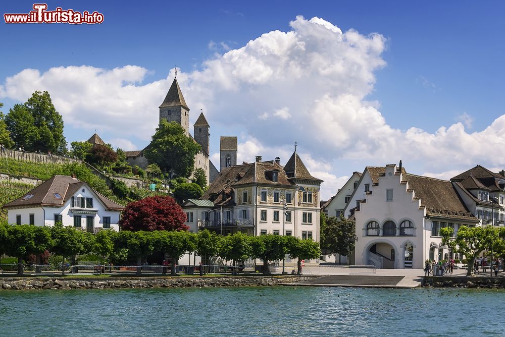 Immagine Uno scorcio di Rapperswil-Jona vista dal lago di Zurigo, Svizzera. 