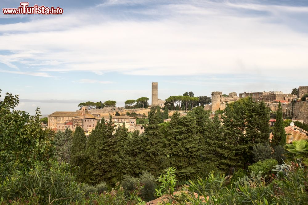 Immagine Uno scorcio di Tarquinia, la città etrusca della provincia di Viterbo nel Lazio