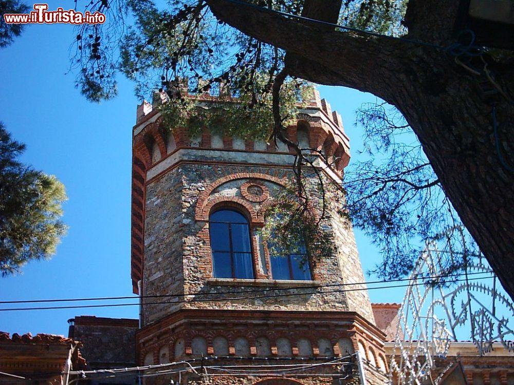 Immagine Uno scorcio di Torchiara in provincia di Salerno: siamo nel Cilento, regione Campania  - © tony611  / mapio.net