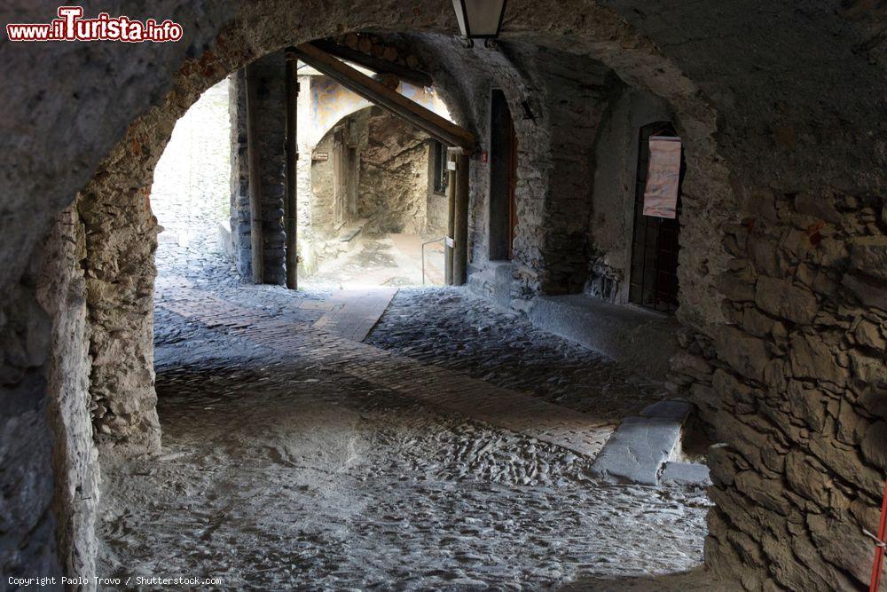 Immagine Uno scorcio di Triora, il villaggio delle Streghe in Liguria - © Paolo Trovo / Shutterstock.com