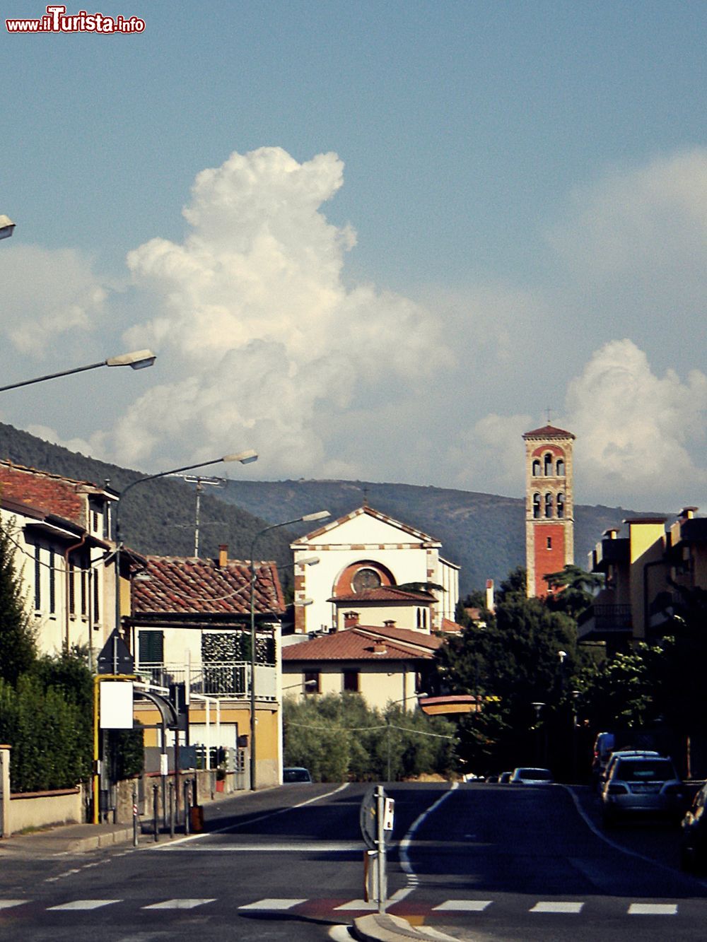 Immagine Uno scorcio di una strada nel centro di Montemurlo in Toscana - © Massimilianogalardi, CC BY-SA 3.0, Wikipedia