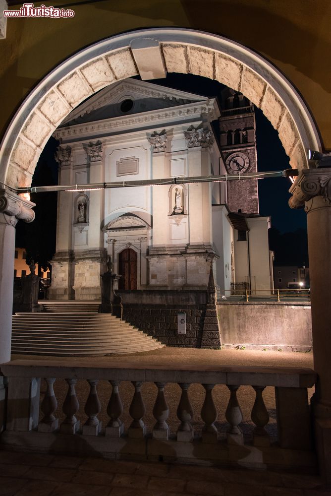 Immagine Uno scorcio notturno del centro storico di Tricesimo in Friuli Venezia Giulia.