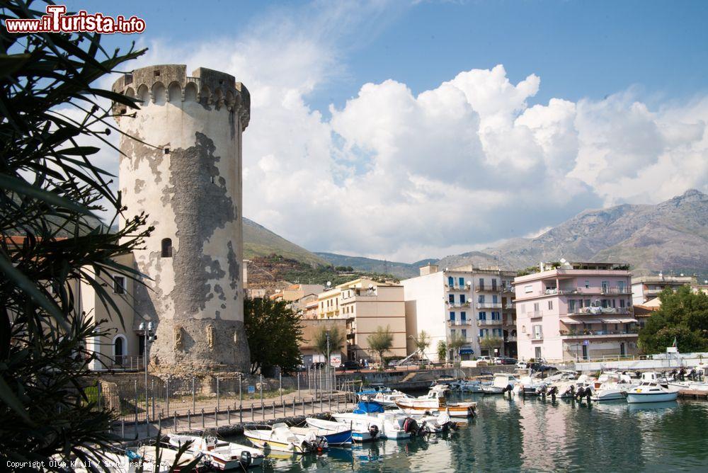 Immagine Uno scorcio panoramico della città di Formia, provincia di Latina (Lazio). SI sviluppa su una superficie di 73 chilometri quadrati all'interno del Parco Naturale dei Monti Aurunci - © Olya Khmil / Shutterstock.com