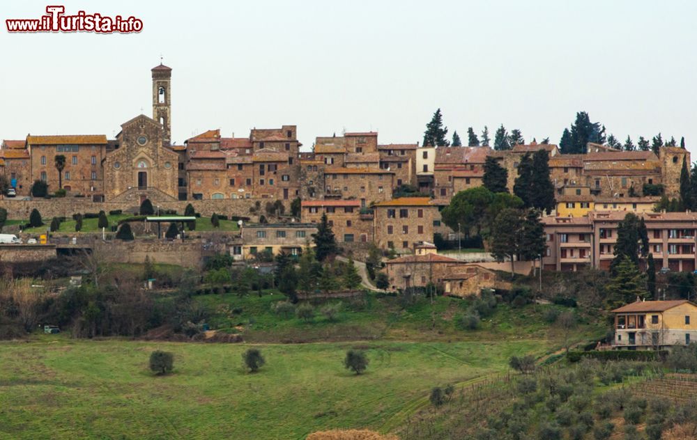 Immagine Uno scorcio panoramico di Barberino Val d'Elsa, provincia di Firenze, Toscana. Questa graziosa località sorge sulle colline fra la Val di pesa e la Val d'Elsa.