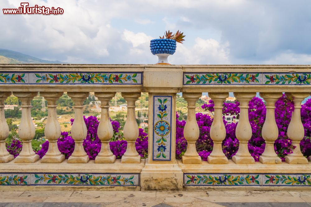 Le foto di cosa vedere e visitare a Santo Stefano di Camastra