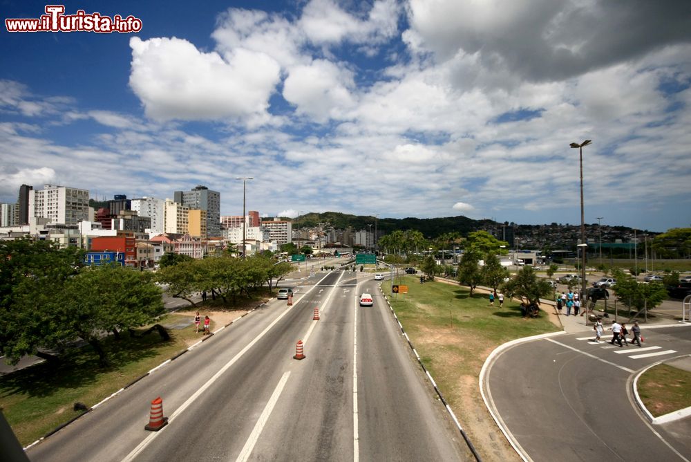 Immagine Uno scorcio sulla città di Florianopolis, Brasile: nota anche con il nomignolo di Floripa, questa località vanta una eccellente qualità della vita.