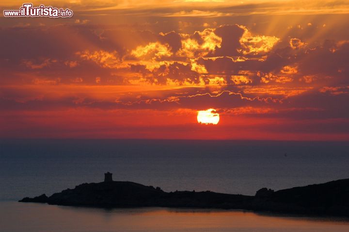 Immagine Uno splendido tramonto a Cargese in Corsica