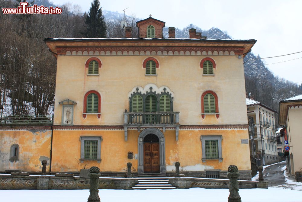 Immagine Uno storico edificio nel centro storico di Rosazza, Biella, Valle Cervo (Piemonte).