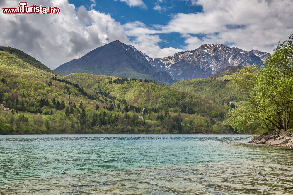 Immagine Vacanze sul Lago di Barcis in Valcellina, tra le montagne della Carnia in Friuli