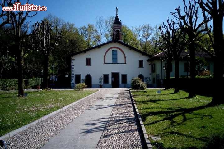 Immagine Valbrembo e dintorni: la chiesa della Madonna della Castagna - © wikipedia