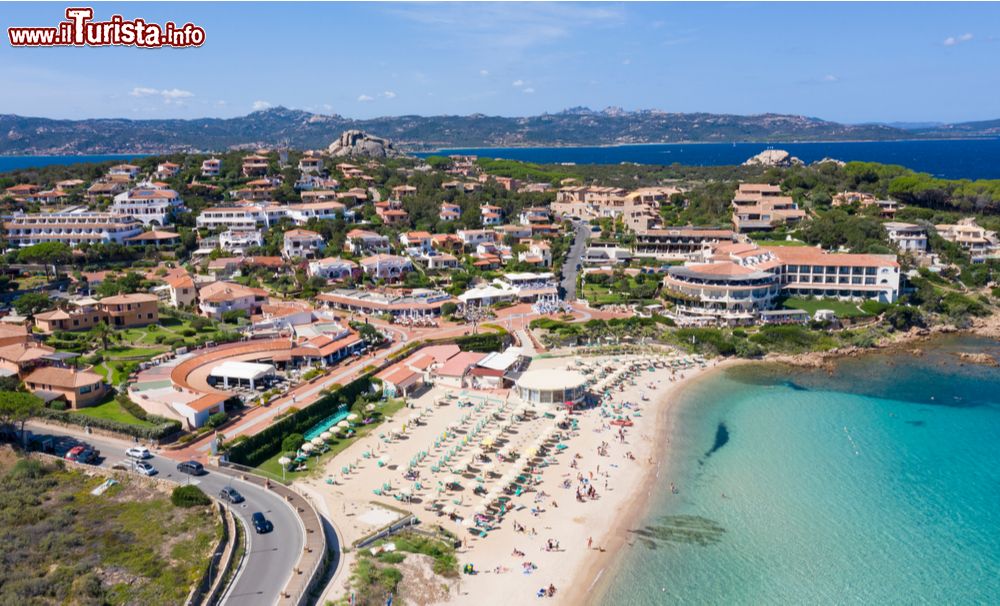 Immagine Veduta aerea del complesso turistico di Baia Sardinia, il resort della Costa Smeralda in Sardegna