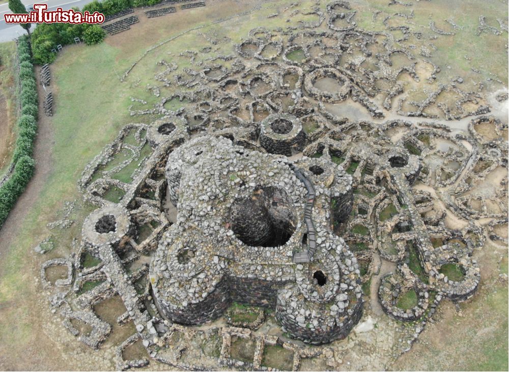 Immagine Veduta aerea del Nuraghe di Barumini in Sardegna