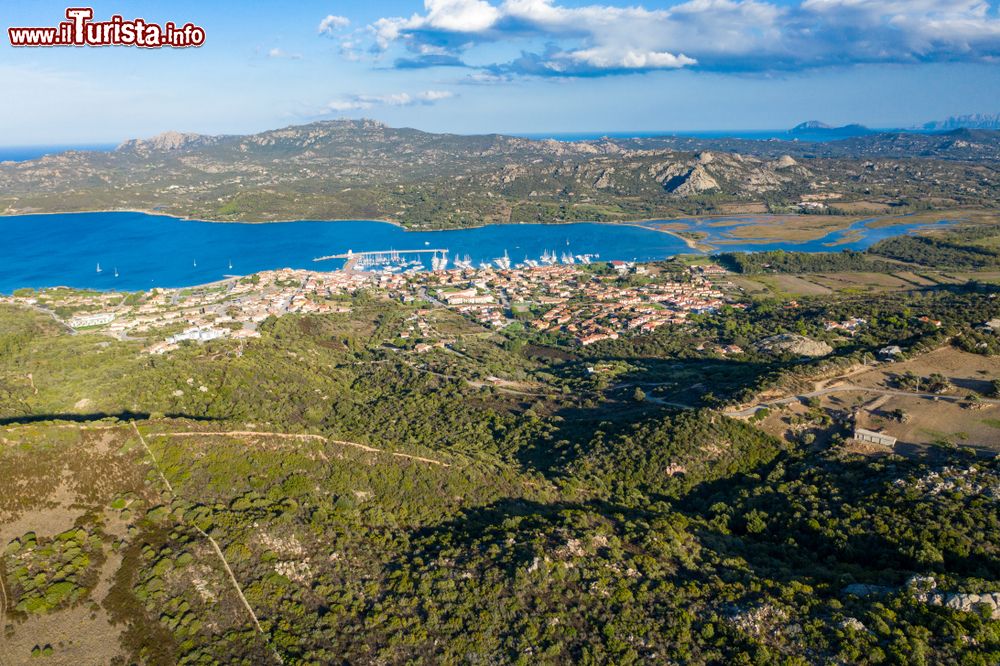 Immagine Veduta aerea di Cannigione in Gallura, nord della Sardegna