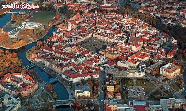 Immagine Vista area del centro di Ceske Budejovice e la sua famosa piazza Přemysl Otakar II