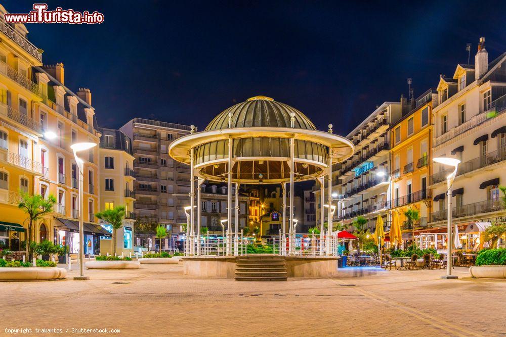 Immagine Veduta by night del centro storico di Biarritz, Francia - © trabantos / Shutterstock.com
