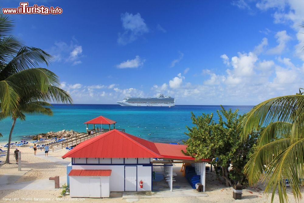 Immagine Veduta da Princess Cays sulla nave da crociera Crown Princess a Eleuthera, Bahamas. Princess Cays è un resort privato della compagnia Princess - © Studio Barcelona / Shutterstock.com