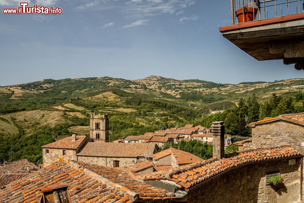 Immagine Veduta dall'alto del centro storico di Santa Fiora in Toscana