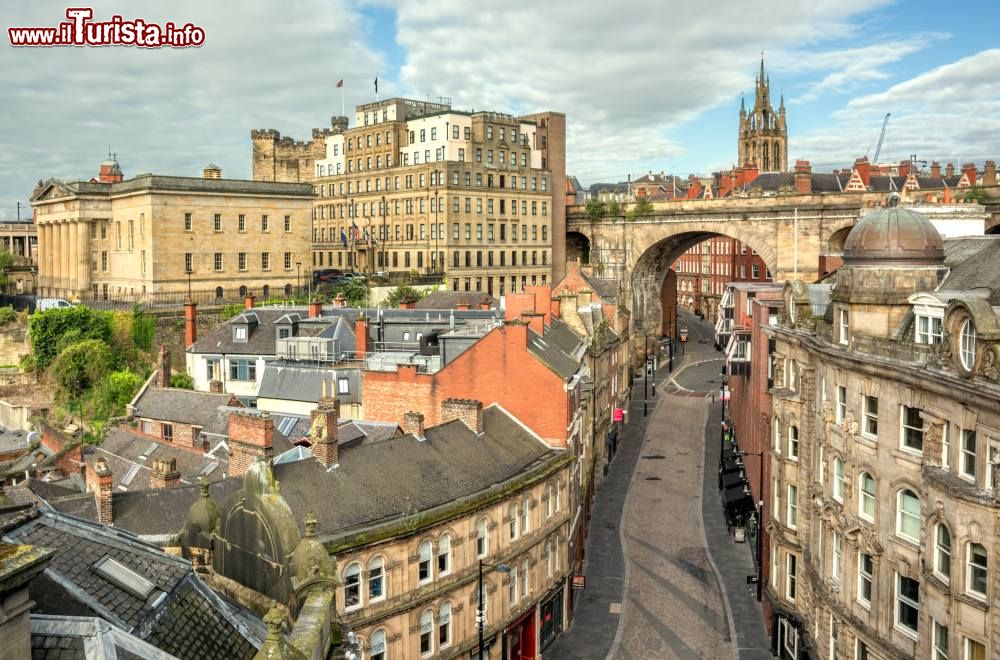 Immagine Veduta dall'alto di Dean Street nel cuore di Newcastle upon Tyne, Inghilterra.