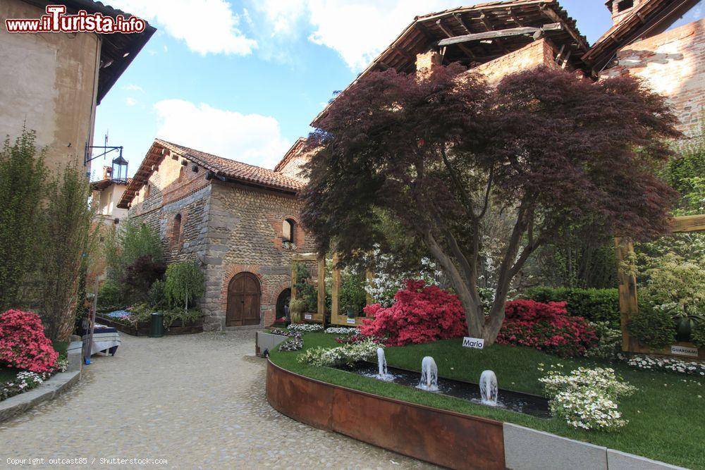 Immagine Veduta dall'interno del borgo medievale di Ricetto di Candelo, Biella, Piemonte. Il paesino è uno dei borghi più belli d'Italia - © outcast85 / Shutterstock.com