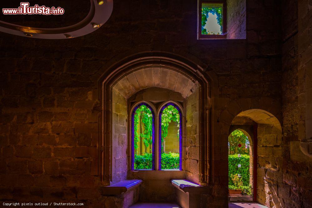Immagine Veduta dall'interno del Palazzo Reale di Olite, provincia di Navarra (Spagna) - © pixels outloud / Shutterstock.com