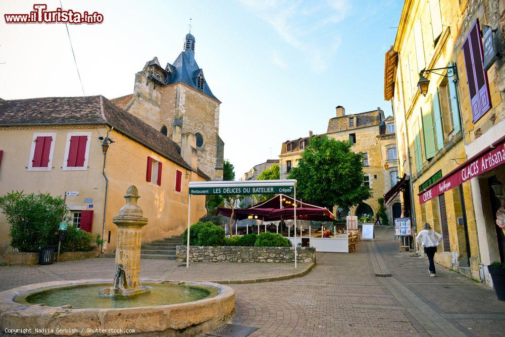 Immagine Veduta del centro storico di Bergerac, cittadina sulle sponde dle fiume Dordogna, celebre per i suoi vigneti (Francia) - © Nadiia Gerbish / Shutterstock.com