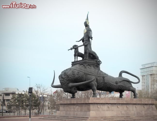 Immagine Veduta del monumento nazionale kazako, Astana - © sfam_photo / Shutterstock.com