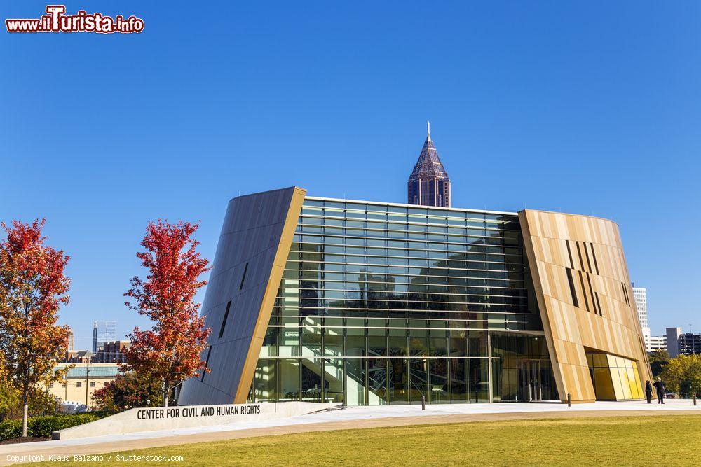 Immagine Veduta del National Center for Civil and Human Rights di Atlanta, USA. Questo museo è deidcato ai risultati e ai progressi ottenuti da entrambi i movimenti per i diritti civili - © Klaus Balzano / Shutterstock.com