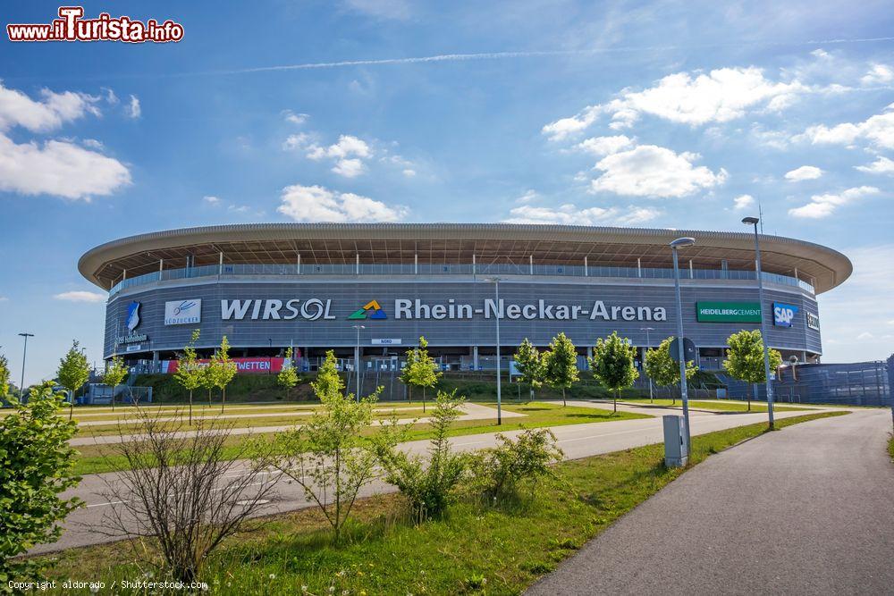 Immagine Veduta del Rhein-Neckar Arena di Sinsheim, Germania. Ha una capacità di 30.164 posti a sedere - © aldorado / Shutterstock.com