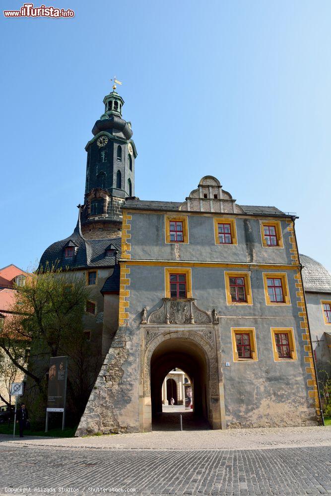 Immagine Veduta della Bastiglia, parte più antica del castello di Stadtschloss a Weimar, Germania. Si tratta del grande maniero dei duchi di Weimar ricostruito in stile neoclassico per per il duca Carlo Augusto - © Alizada Studios / Shutterstock.com