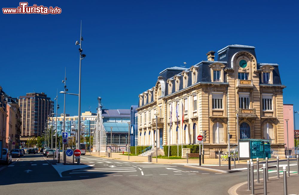 Immagine Veduta della Camera di Commercio e dell'Industria di Belfort, Francia.