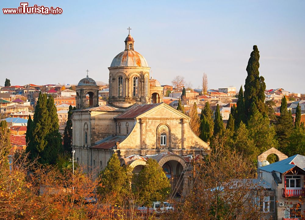 Immagine Veduta della chiesa cattolica di Kutaisi, Georgia. Questo luogo sacro è oggi noto come chiesa dell'Annunciazione ed è dedicato ai fedeli di credo ortodosso.